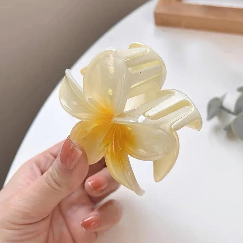 Prendedor Presilha Piranha de Flor Blogueira Praiana