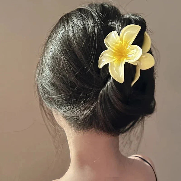 Prendedor Presilha Piranha de Flor Blogueira Praiana